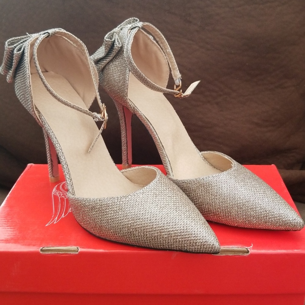 NWT Gold Glitter Ankle Strap Heels